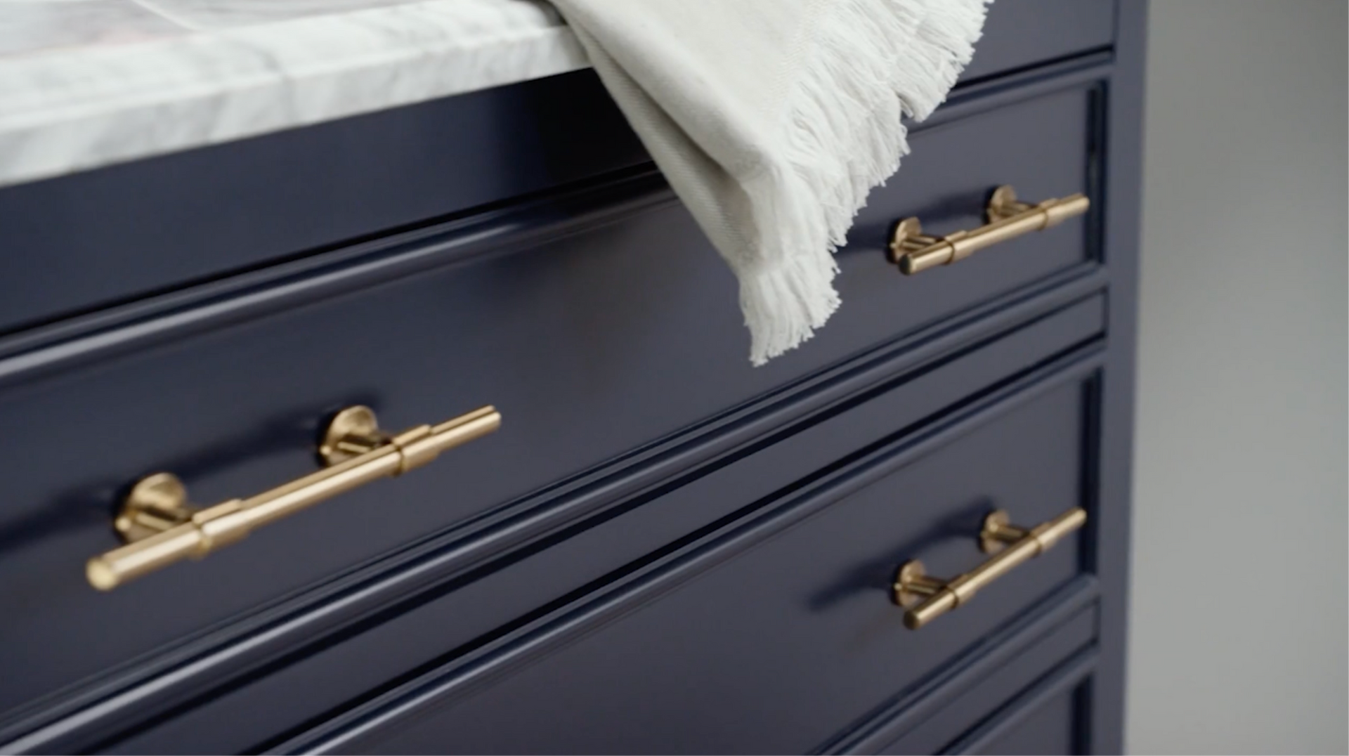 Adjustable Cabinet and Drawer Pulls That Fit Existing Holes